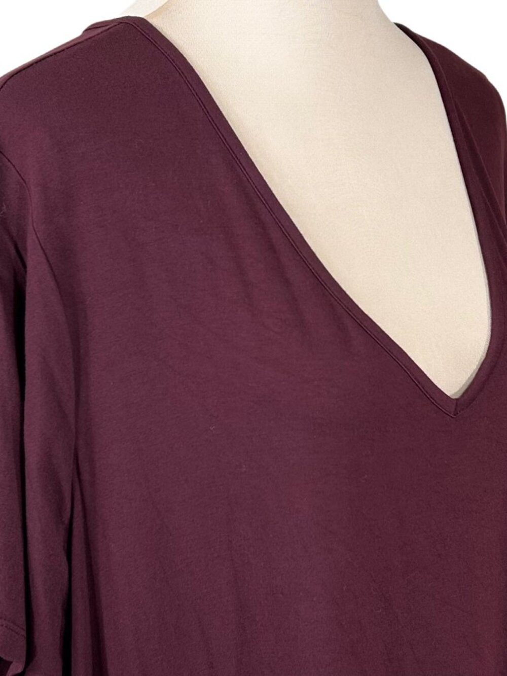 Old Navy Burgundy Viscose V-Neck Short Sleeve Top T-Shirt Size 3X - Picture 4 of 7
